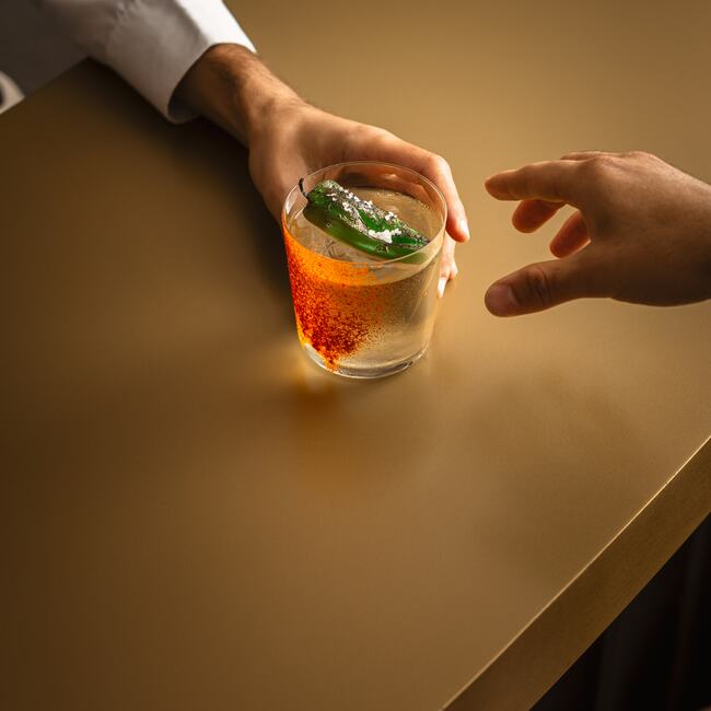 Restaurants and Bars: Cocktail House Bar