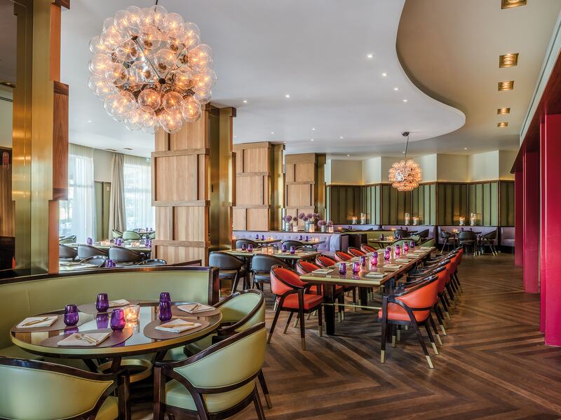 This urban chic restaurant offers world flavours variety in a trendy atmosphere.