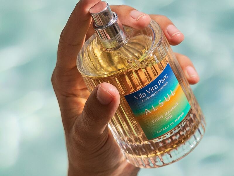 V-life shops: Perfume Al Sul.