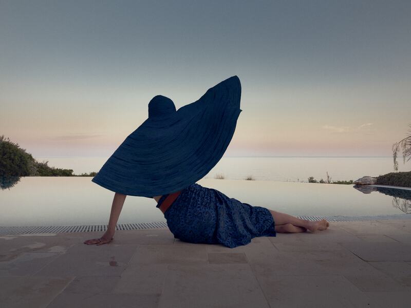 Fashion lyfestyle at Infinity Pool