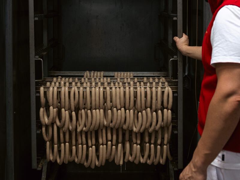 Metzgerei: Sausage Fabrication Methods