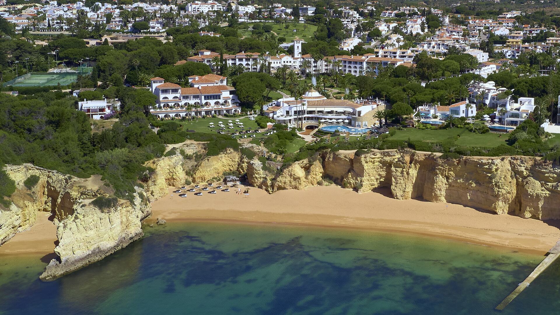 Just in front of the Resort, with direct access, a secluded white sandy beach bordered by a dramatic rocky coastline of the Atlantic Ocean.