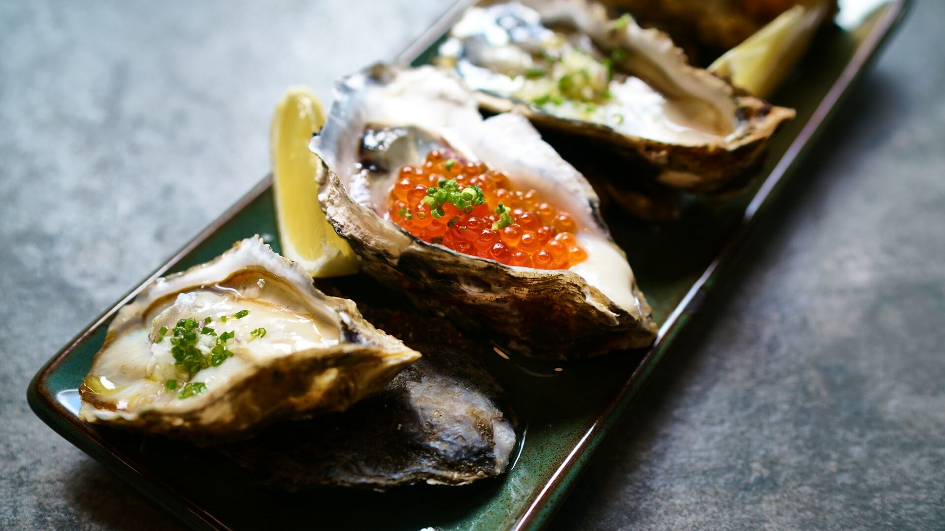 Oasis bar and Terrace event: Champgne & Oysters.