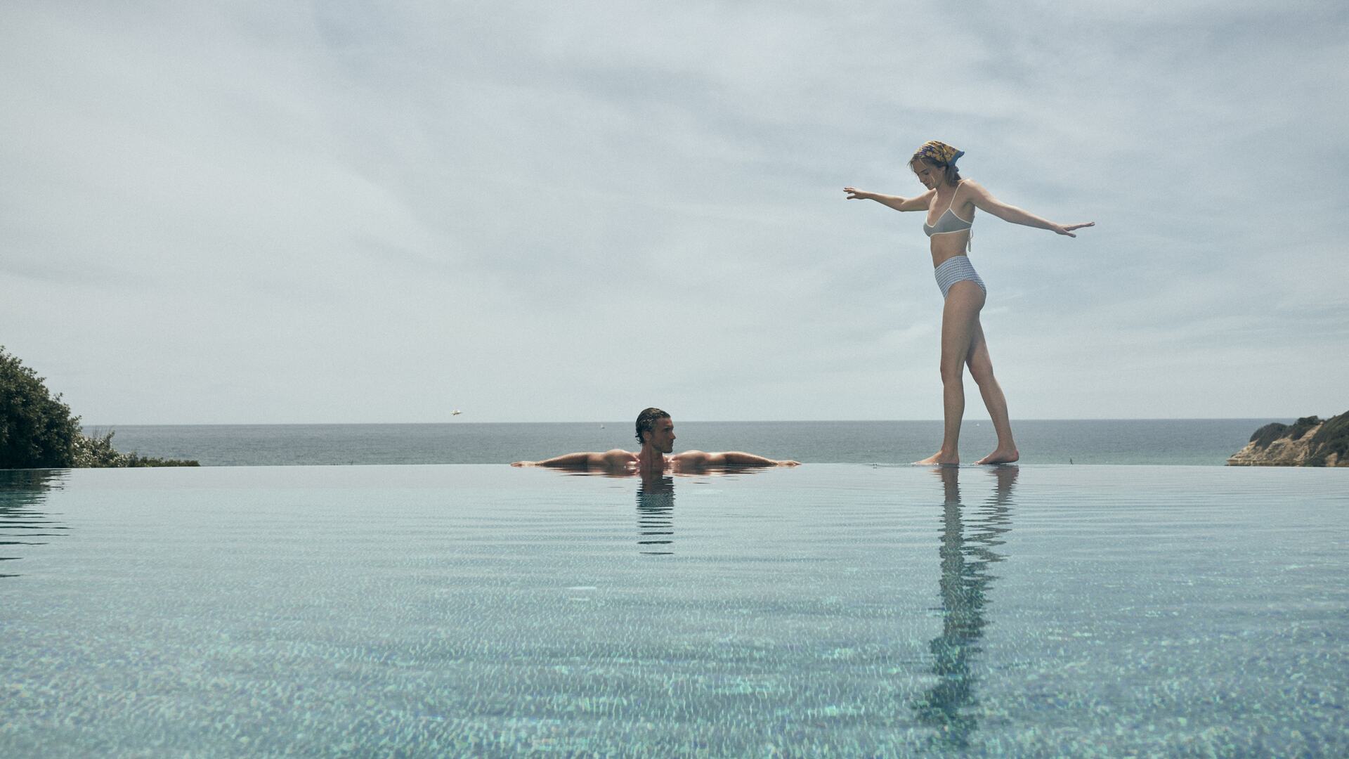 V-life: Infinity pool