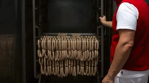 Metzgerei: Sausage Fabrication Methods