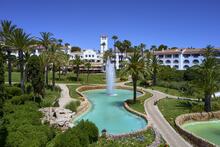 VILA VITA Parc spreads over 22 spectacular hectare/54 acres of gardens, which provide a lush sub-tropical setting for its distinctive Algarvian architecture of Moorish design.