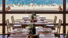 An elegant beach restaurant with a large terrace, located at the neighbouring town of Armação de Pêra.