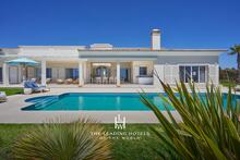 Outside Villas: Villa Hibiscus