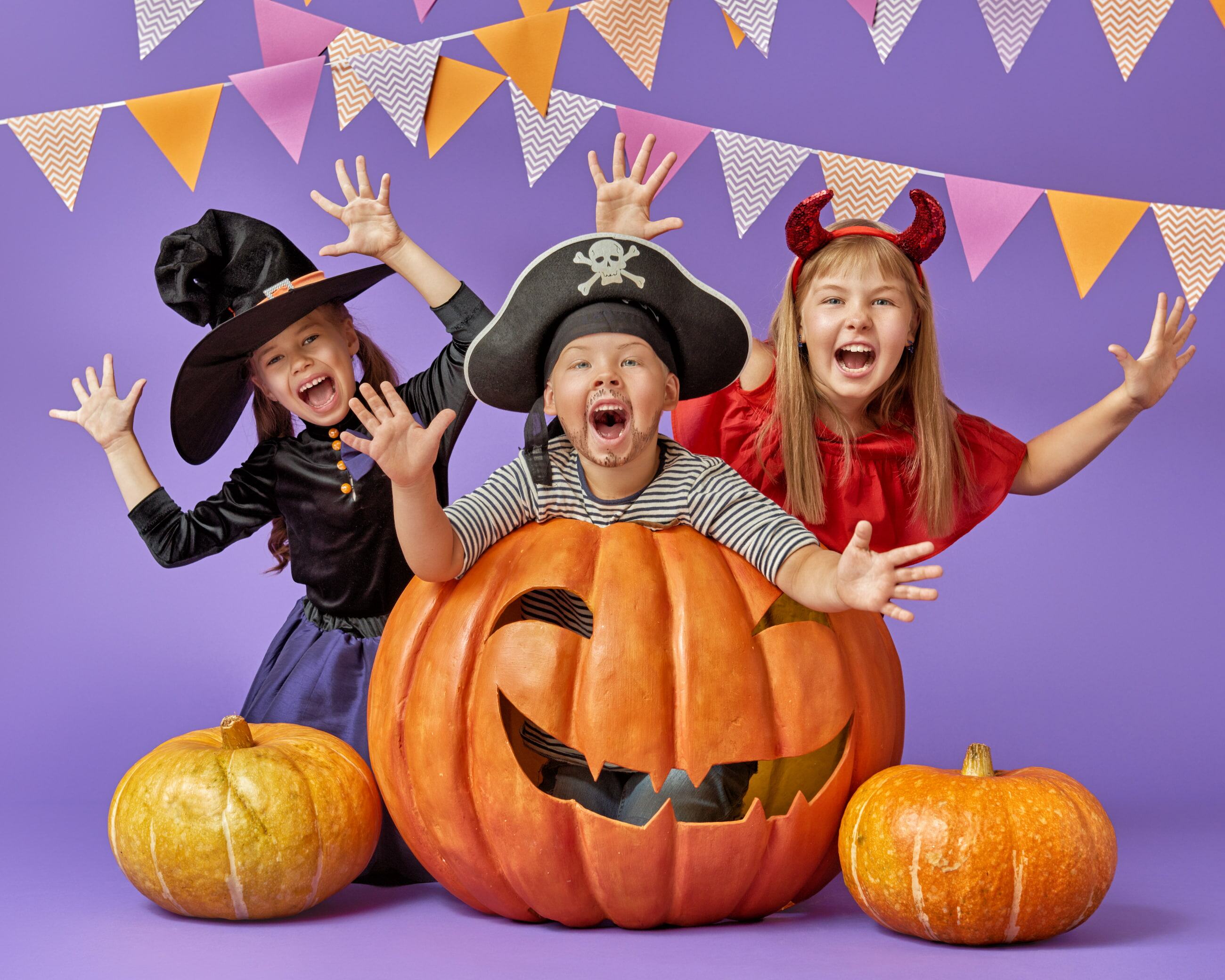 Upcoming events: Mad Halloween - Dance Class & Face Painting.